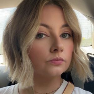 Meet your Posher, Caity